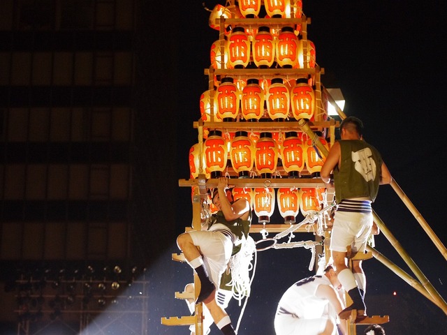 青森県の風景：ねぶた祭り